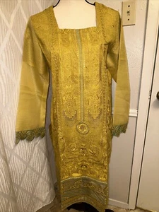 3 Piece Yarn Dyed Suit-Embroidered With Sequins Plain Duppata Brand Sana Safinaz - Picture 1 of 9