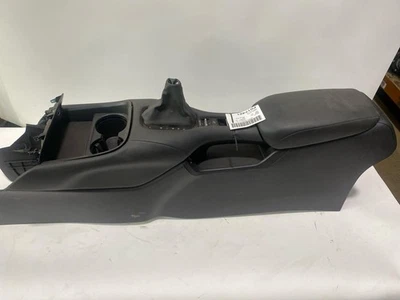Used Front Lower Center Console fits: 2023 Honda Hr-v floor leather armrest Fron - Изображение 1 из 4