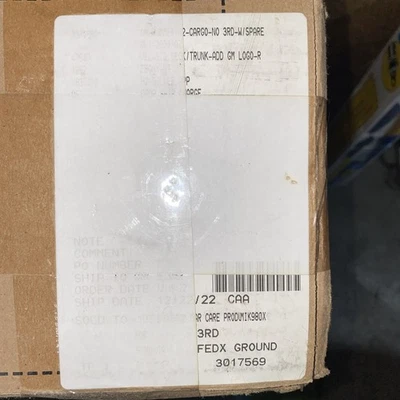 Alfombrilla de carga trasera LLOYD MATS Velourtex ébano con logotipo plateado 2003 a 2007 Hummer H2 Foto 1 de 3