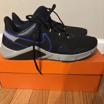 Mens 9 Womens 10.5  Nike Gym Shoes black navy gray - Image 1 of 4