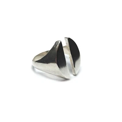 Stylish Genuine Sterling Silver Ring Solid Hallmarked 925 Handmade - Image 1 of 4