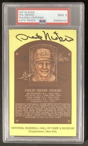 Phil Niekro Signed Gold HOF Plaque Postcard Yellow Braves Autograph PSA/DNA MT 9 - Picture 1 of 2