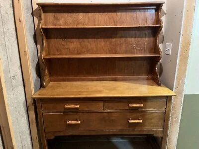 Genuine Cushman Colonial Creation Maple Table And 8 Chairs, Matching Hutch Sale! - Image 1 of 4