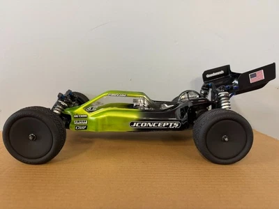 TEAM ASSOCIATED RC10 B5M**PRISTINE CONDITION**TOUGH LOOKING 2WD RC BUGGY - Image 1 of 4