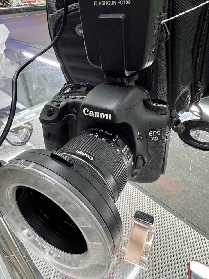 Canon EOS 7D Lens 10-18mm ,85mm , 18-55mm  case - Image 1 of 4