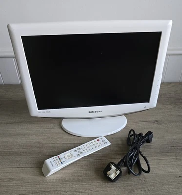 Samsung White Model LE19R86WD 19" LED TV with Original Remote Working Television - Image 1 of 4