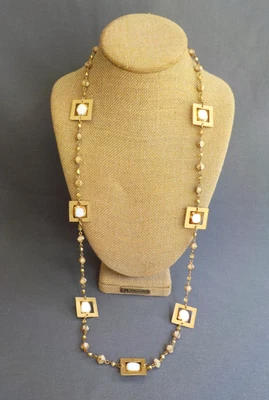 Collar Cuadrado Susurros de Temporada Tono Dorado Metal Vidrio Plástico Cuentas Vinculadas Foto 1 de 4