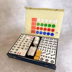 Vintage Mahjong Set - 144 Tiles Urea Resin 1990s Retro Classic Very Good - Picture 1 of 24
