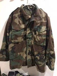 US Army M65 Woodlands Camo Field Jacket Small Regular Cold Weather Coat Vintage - Picture 1 of 3