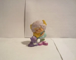 STRAWBERRY SHORTCAKE VINTAGE MINI ANGEL CAKE With SOUFFLE SSC PVC HTF - Picture 1 of 2