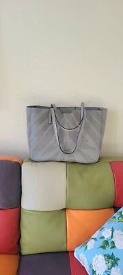 Bolsa tote Calvin Klein Dilan cinza grande nova com etiquetas - Imagem 1 de 4