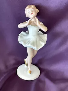 Vintage Wallendorf Ballet Dancer Figurine Porcelain Figurine - Picture 1 of 7
