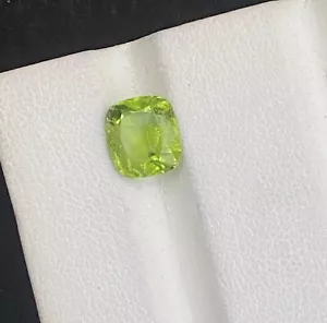3,30 Karat natürlicher griechischer Peridot Kissenschliff loser Edelstein aus Pakistan. - Bild 1 von 5