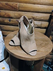 Michael Kors Women's Jennings Mid-Heel Peep-Toe Booties Bisque Suede Size 8.5 M - Picture 1 of 9