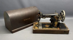 VNT Singer Portable Sewing Machine w/ Wooden Case 30s Compact Home 100-110 Volts - Picture 1 of 7