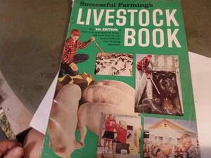3W-  1961 edition- Successful Farming's Livestock Book 123 pages - Foto 1 di 2
