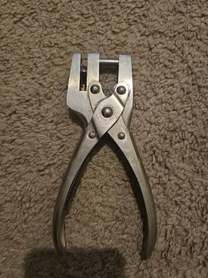 Sargent & Co Heavy-Duty Adjustable Hand-Held Hole Punch / New Haven CT / USA - Image 1 of 3
