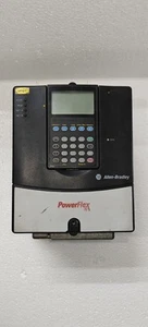 ALLEN BRADLEY POWERFLEX 70 AC DRIVE SER. A 20AD5P0A0AYNANCO - Foto 1 di 5