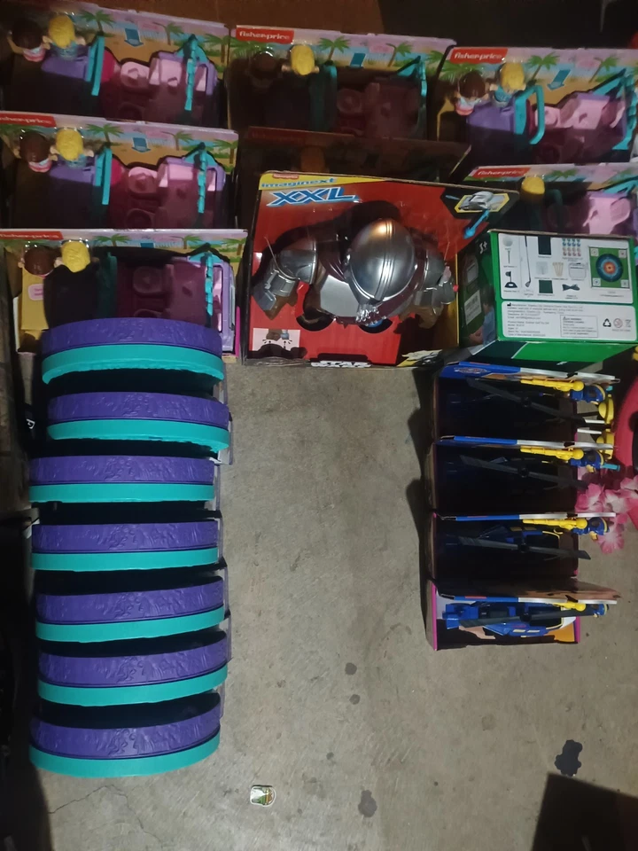 Have 20 Toys for This Christmas Paw Patrol and Kinetic Sand Project Planet New 2 - Image 1 of 1