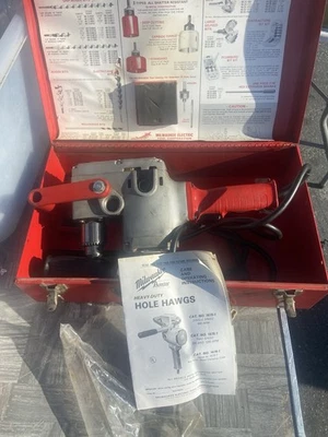 Milwaukee heavy duty Hole Hawg 1/2" drill 120v with case - Image 1 of 4