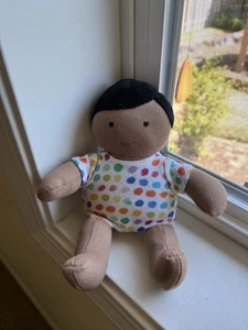 Muñeca bebé Lovevery de algodón orgánico: muñeca de peluche de lunares de piel mediana/bronceada - Imagen 1 de 2