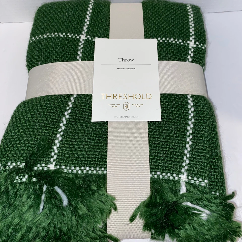 Threshold Comfy Throw Blanket Green and White 50 Fringe