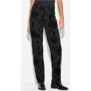 Wild Fable High-Rise Straight Leg Easy Rigid Floral Black Jeans Size 2 NWT - Picture 1 of 11