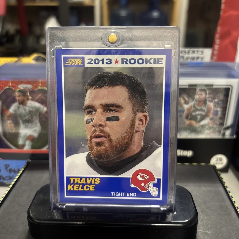 Topps Travis Kelce RC 2013 Blue Border Future Salón de la Fama Foto 1 de 2