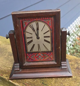 Reloj giratorio New Haven 12 días con joyas artes y manualidades esfera gótica funcionando 7,5" - Imagen 1 de 12