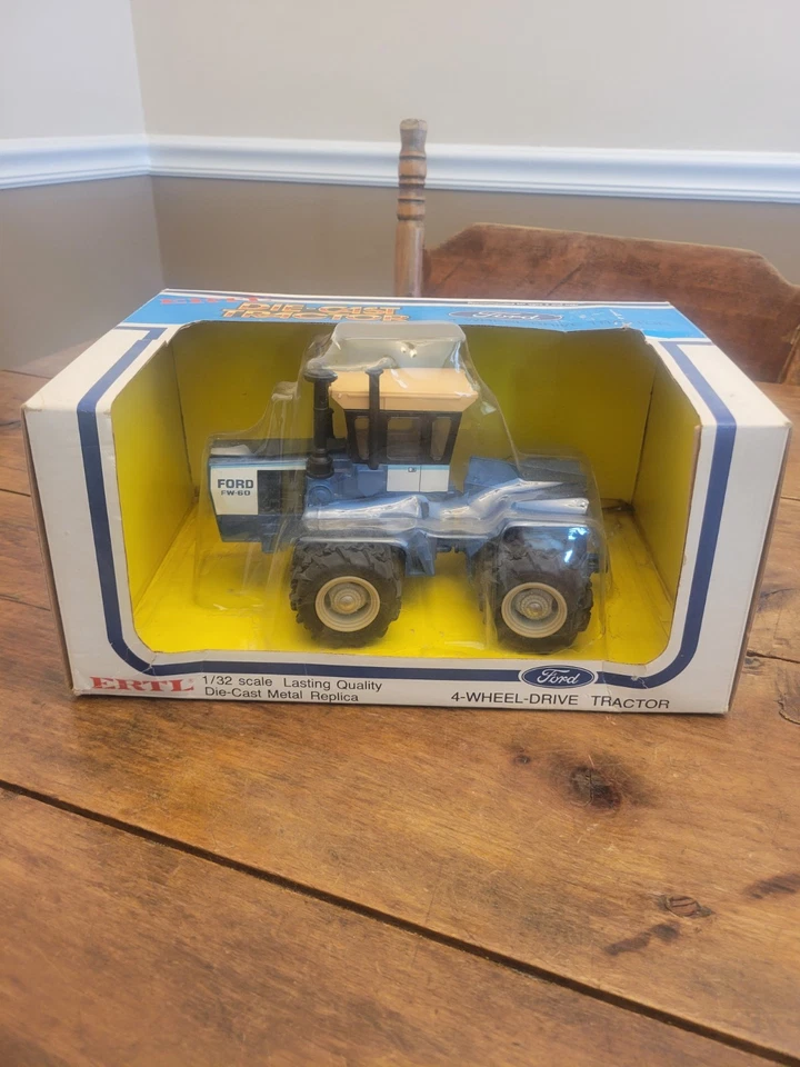 Ertl 1/32 Ford FW-60 Tractor - Image 1 of 4