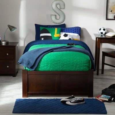 Cama plataforma de almacenamiento de madera maciza AFI Concord Urban Twin en nogal Foto 1 de 4