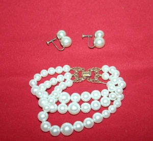 Triple Strand Graduated Size Pearl Bracelet w/Earrings R-798 - Picture 1 of 4