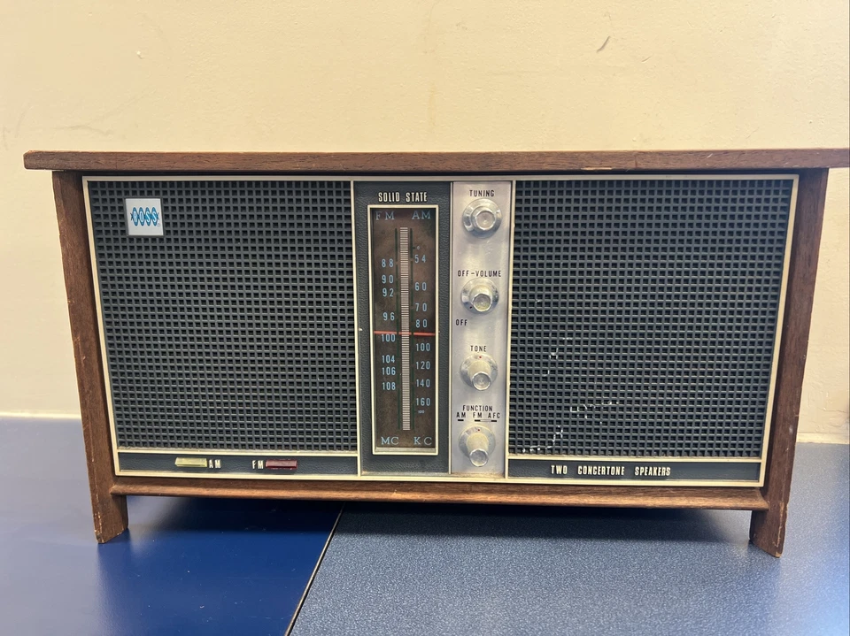 MESA DE MADERA VINTAGE AÑOS 70 MODELO ROSS ELECT. RADIO AM/FM ESTADO SÓLIDO RE-1050 Foto 1 de 4