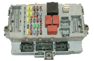 ⭐ FIAT CHROMA 46846746 NPL19421 NPL 194.21 501202300060 Fuse Box ⭐ - Picture 1 of 3