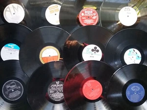 RESTPOSTEN 12 X 12" VINYL SCHALLPLATTEN FÜR UPCYCLING-PROJEKTE UND KUNSTHANDWERK A - Bild 1 von 1