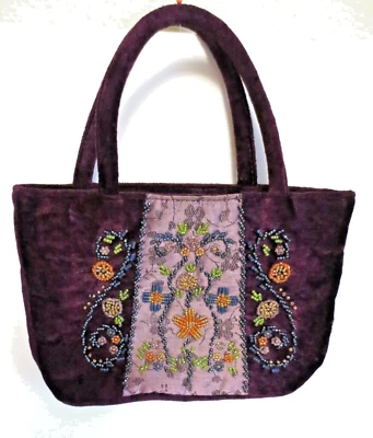 VINTAGE BUENO PURPLE BEADED HANDBAG SM 8.50" ACROSS 6" DOWN WITH 4" HANDLE EUC - Image 1 of 4