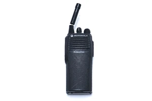 Motorola Radius CP200 Radio UHF - Picture 1 of 5