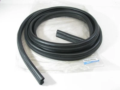 NUEVO - OEM Mazda LD52-73-761 puerta trasera izquierda sello resistente al clima 2000-2006 MPV Foto 1 de 2