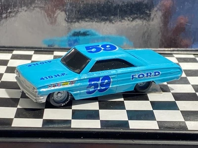 Ford Galaxy #59 Tiger Tom pistón azul M25 1964 1/64 Foto 1 de 4