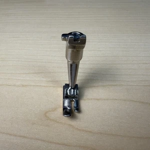 Pie de puntada recta Bernina genuino #038 - para 530, 730, 830, 930 - súper raro - Imagen 1 de 5