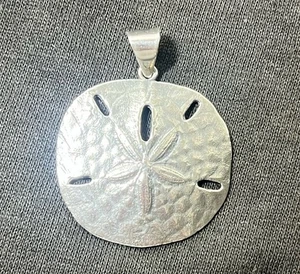 James Avery Retired Sand Dollar Large Pendant Sterling Silver READ - Picture 1 of 4