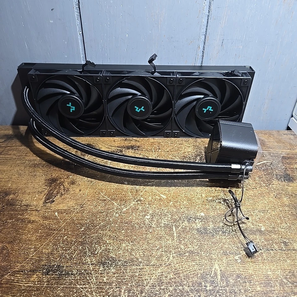 Deepcool LS720S 360mmZero Dark Liquid CPU Cooler R-LS720-BKNNMM-G-1 Black - Image 1 of 4