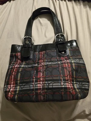 Bolso de hombro COACH F15467 Poppy Tartán a cuadros firma charol negro brillante Foto 1 de 4