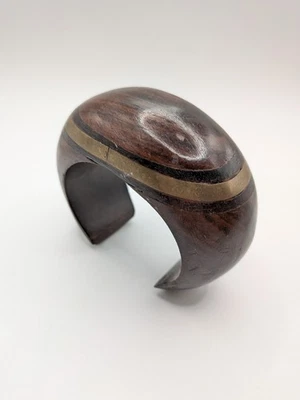 Brazalete bohemio vintage tallado a mano con incrustaciones de latón bohemio brazalete boho grueso Foto 1 de 4