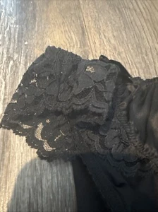 Victoria's Secret VTG 90s 100% Silk & Lace String M/6 Panties NWOT UW#3 - Picture 1 of 5