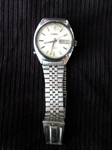 Rare Vintage Automatic 23 Jewels Date Comet Wristwatch in Seiko Case - Picture 1 of 10