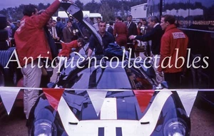 Le Mans 24hr Aston Martin Lola John Surtees David Hobbs 1967 35mm Slide PB81 - Bild 1 von 3