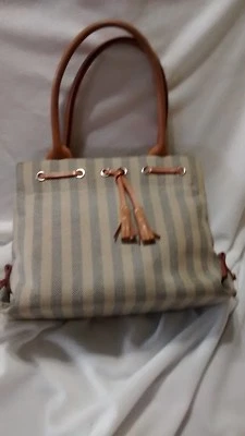 BOLSO DE MANO DOONEY & BOURKE BORLA A RAYAS CON RIBETE DE CUERO Foto 1 de 4