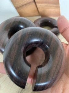 RIESIGE SONO HOLZ OHR GEWICHTSREIFEN SPIRALEN MESSGERÄTE STECKER KRALLEN OHRRINGE - Bild 1 von 6