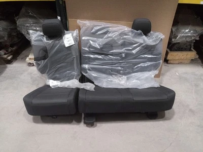 Assento de banco dividido segunda fileira para 2025 Hummer EV 2973304 - Imagem 1 de 4